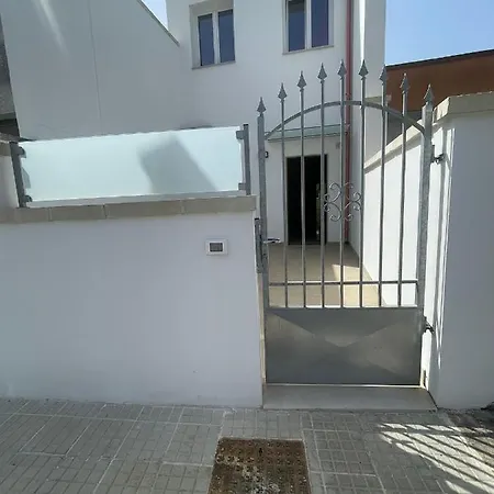 Virgilio Street 3*